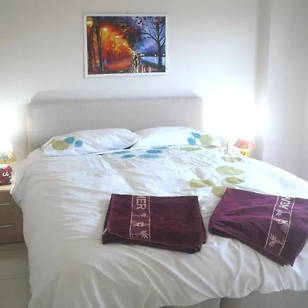 Mirage G 1 - Beautiful 2 Bedroomed Ground Floor Apartment Of Approx 1000 Sq Ft *